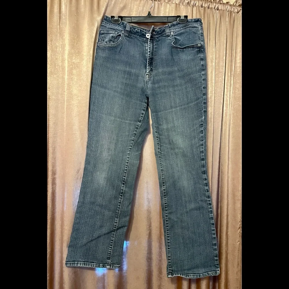 Chico’s Jeans Size 2 platinum rhinestone pockets - Picture 1 of 8